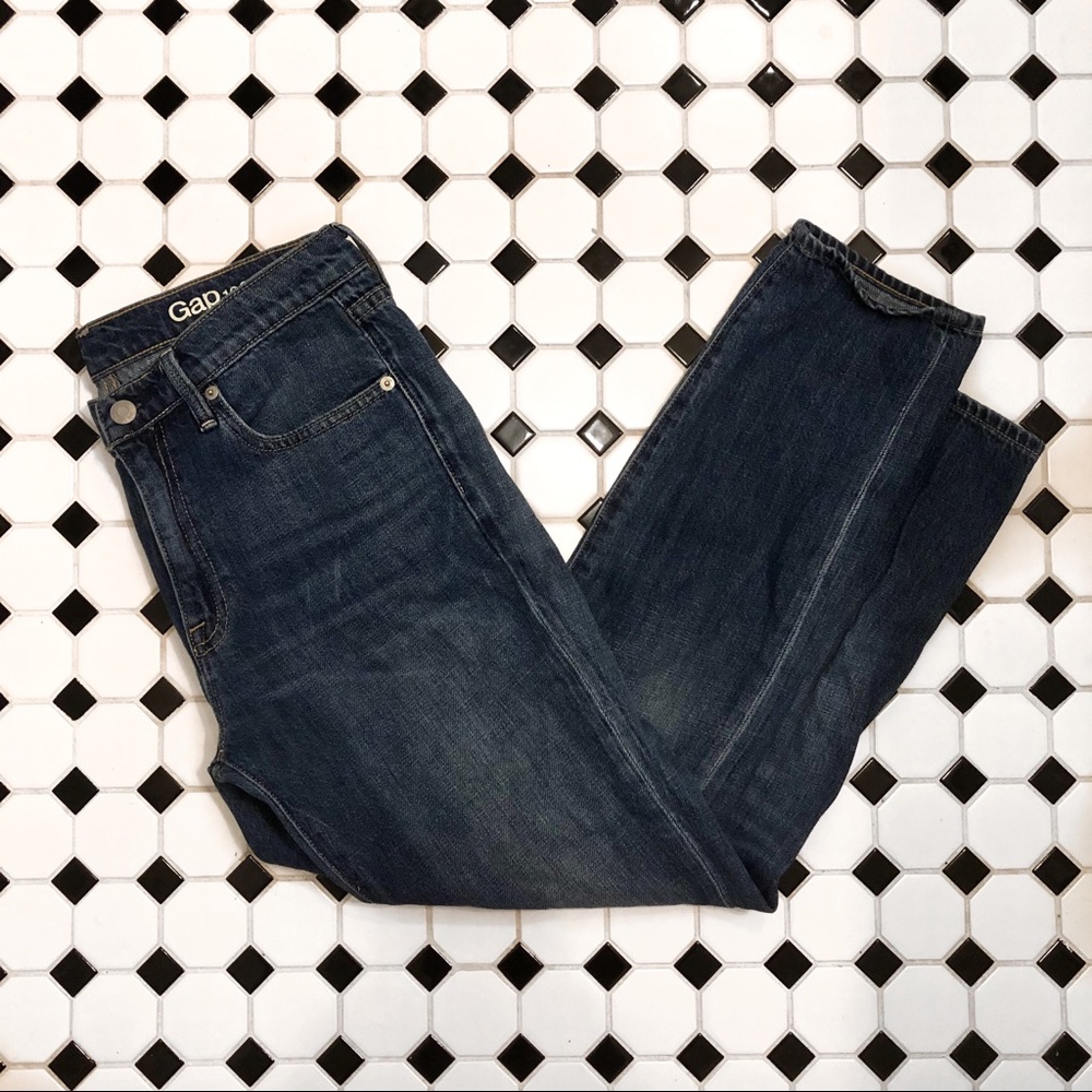 GAP Mid-rise Cropped Girlfriend Jean